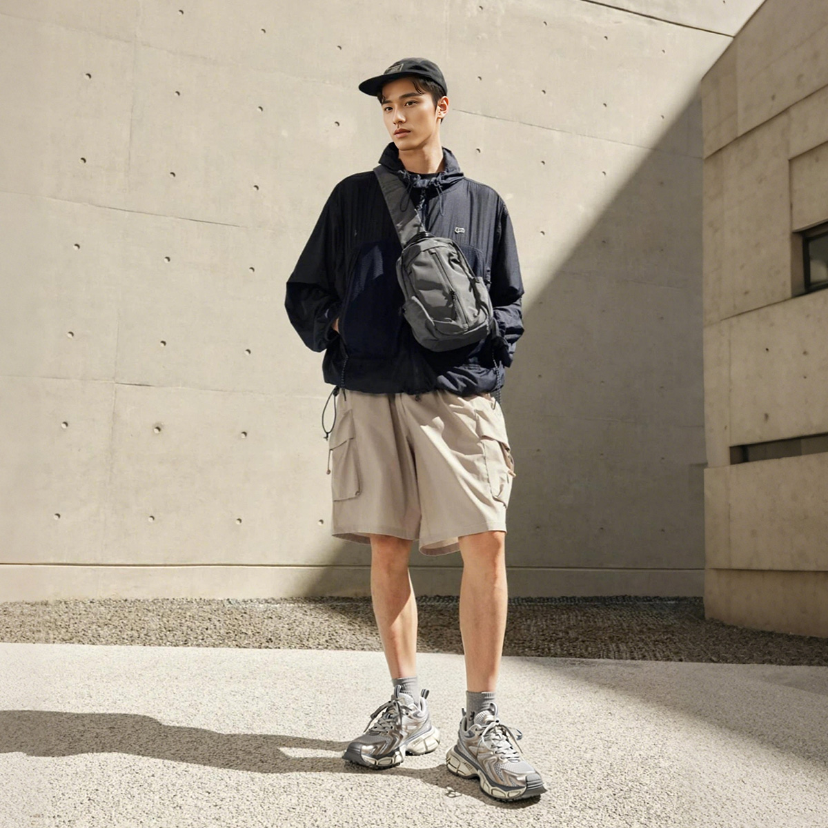 Mens Distressed Vintage Aged Stripes Chunky Sole Breathable Sneakers - Image 4