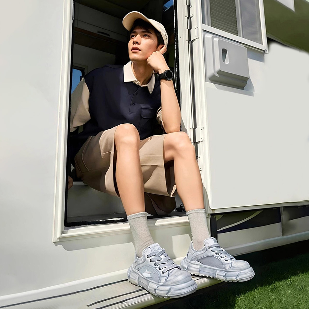 Mens Chunky Canvas Skate Shoes Fabric and Synthetic Leather Paneled with Contrast Pattern - Image 3