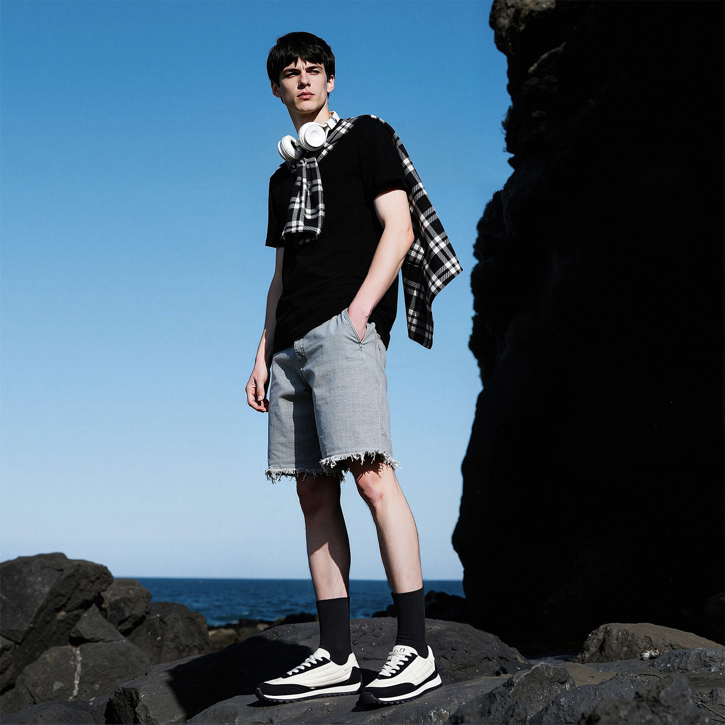 Mens Distressed German Trainer Sneakers with Flexible Soft Sole - Image 4