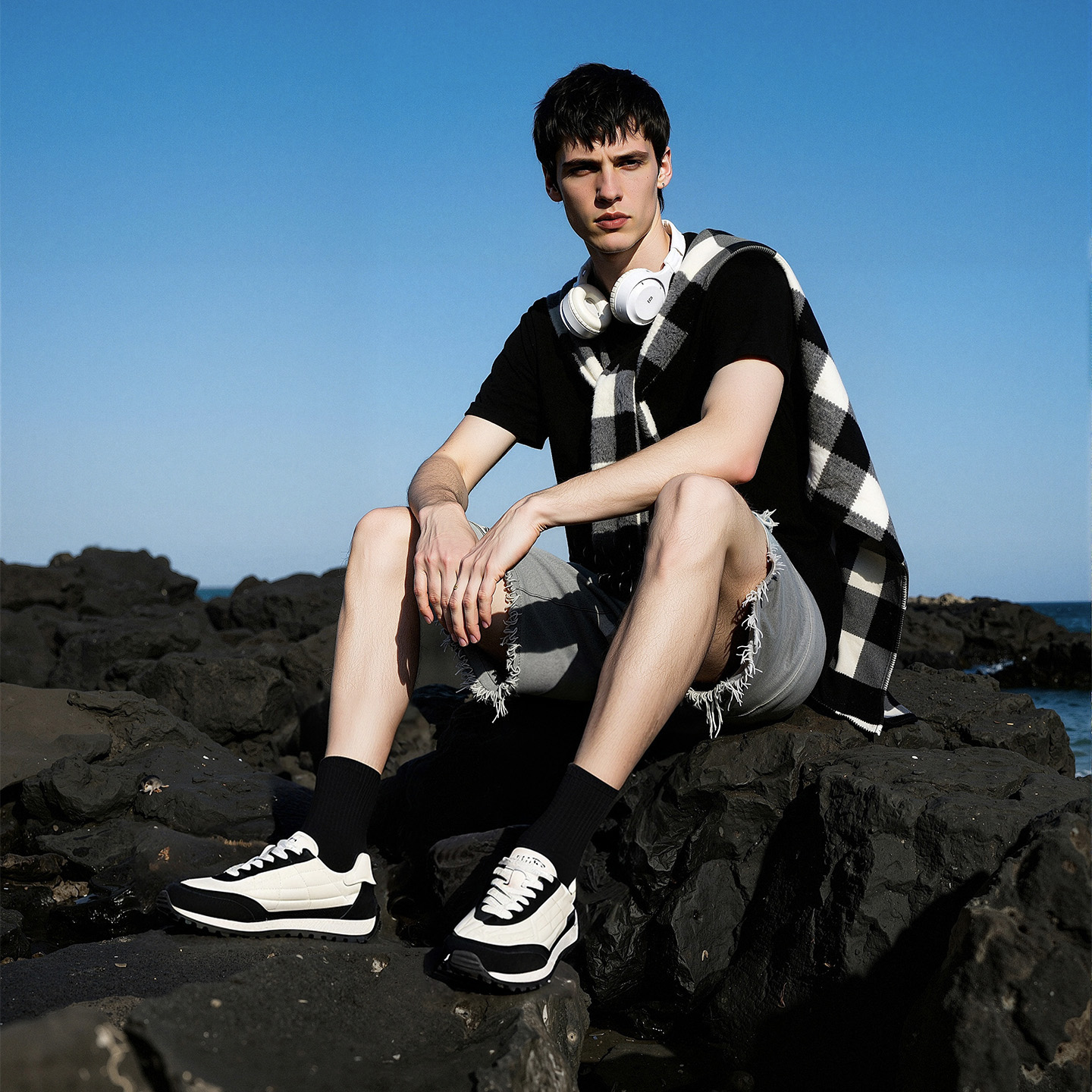 Mens Distressed German Trainer Sneakers with Flexible Soft Sole - Image 3