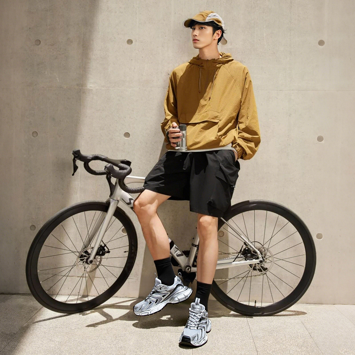 Mens Distressed Vintage Aged Stripes Chunky Sole Breathable Sneakers - Image 5