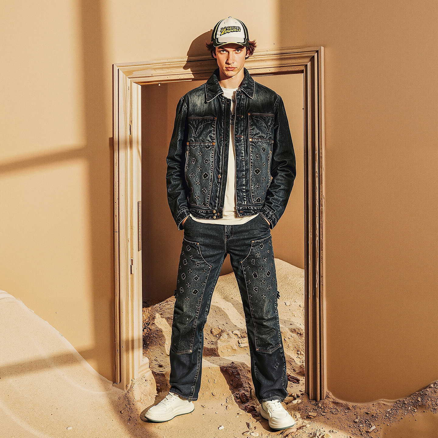 Mens Embossed Soft Leather Breathable Platform Skate Shoes - Image 2