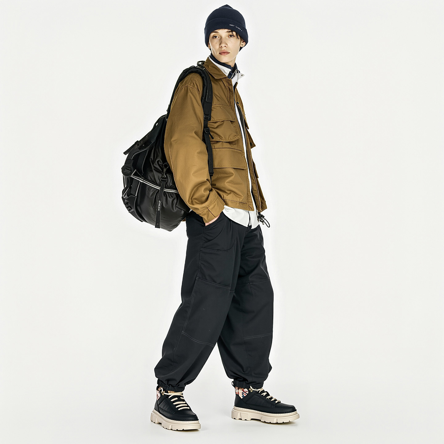 Mens Lace Up Platform Sneakers with Embroidery on the Collar - Image 4