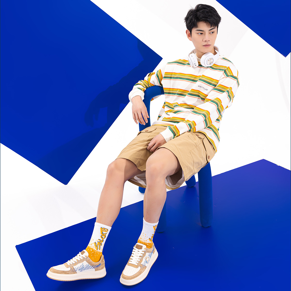 Contrast Zigzag Stitching Suede Platform Skate Shoes with Embossed Logo - Image 2