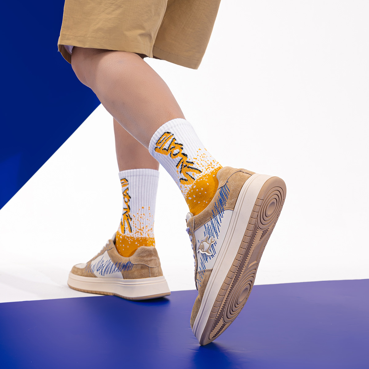 Contrast Zigzag Stitching Suede Platform Skate Shoes with Embossed Logo - Image 4