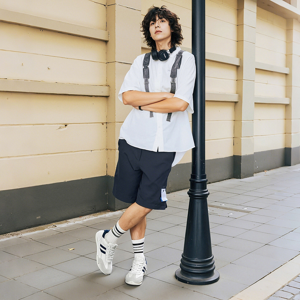 Distressed Two Stripes Faux Leather Mesh Panelled German Trainers with Suede Toe - Image 5