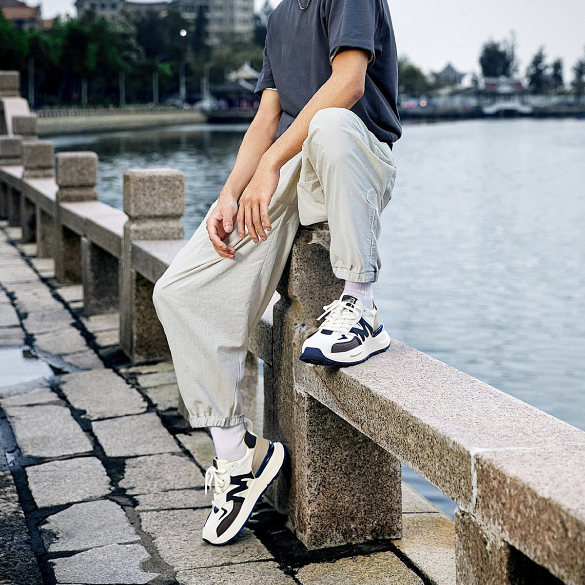 Mens Color Block M Letter Overlays Soft Sole Sneakers - Image 6