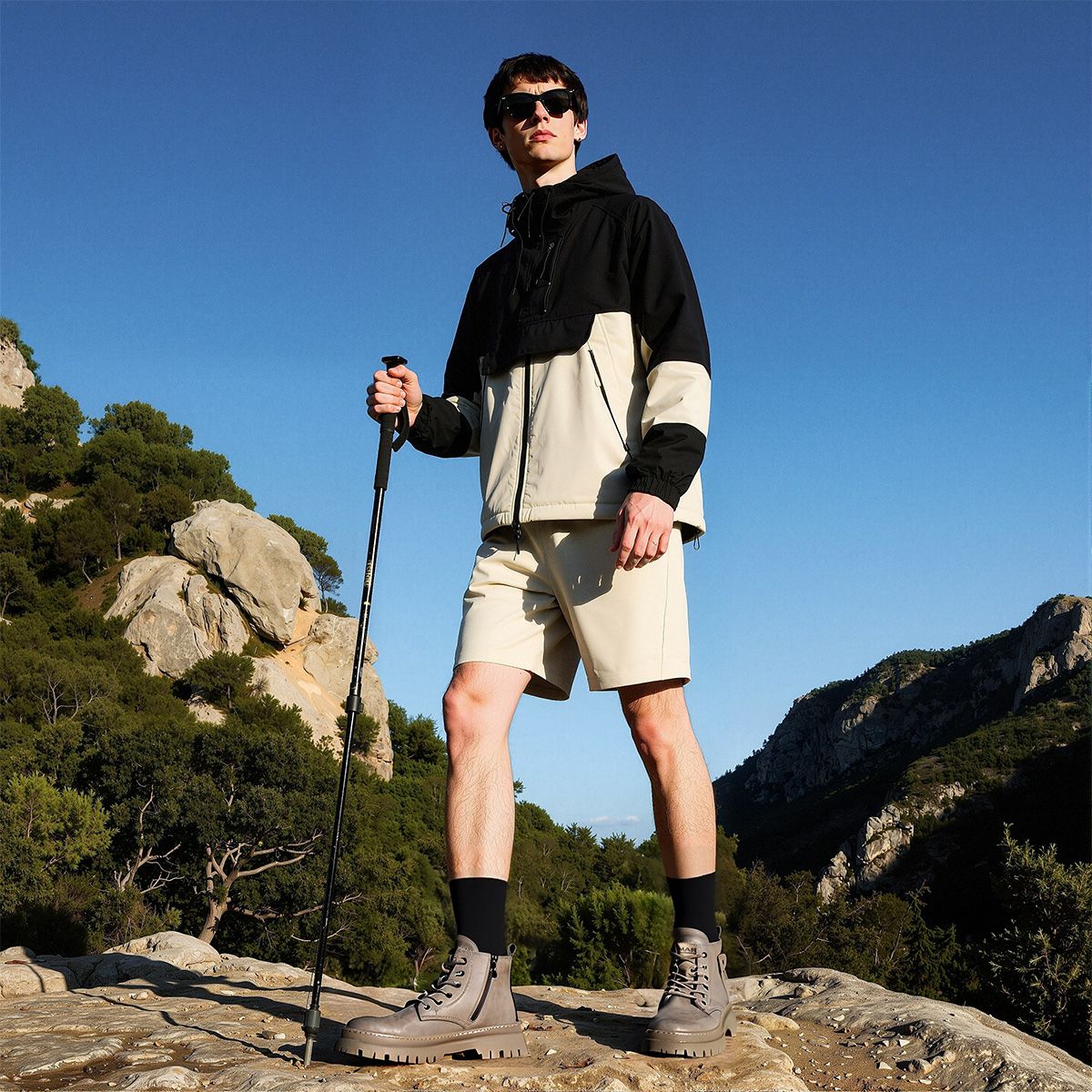 Mens Solid Color Retro Leather Boots with Side Pockets Decoration - Image 4