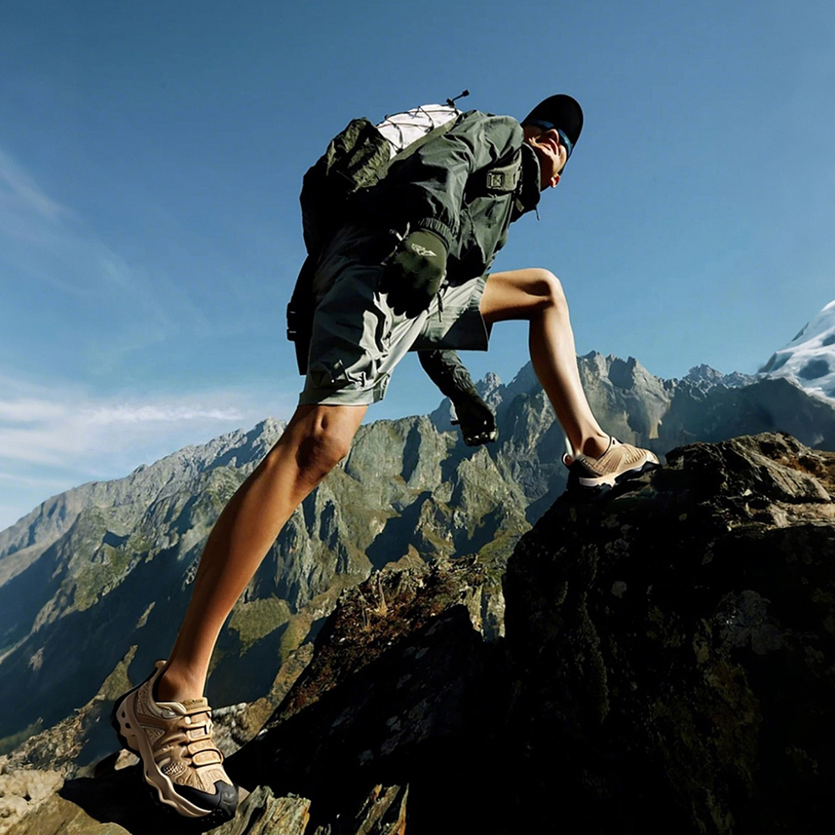 Mens Streamlined Leather Overlays Mesh Platform Sneakers with Wavy Outsole - Image 7