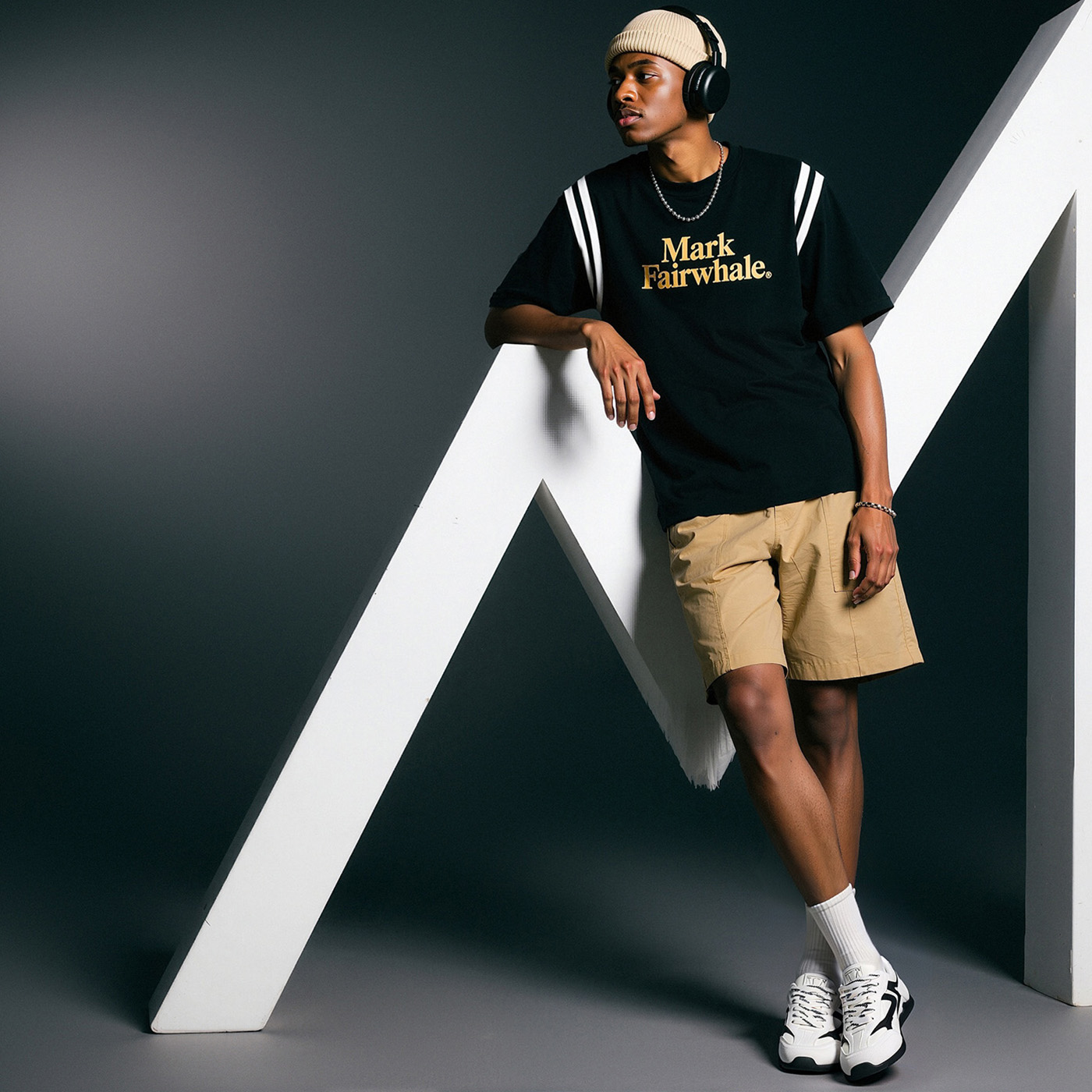 Suede Mix Streamline Accent Low Top Casual Skate Shoes with Contrast Details - Image 4